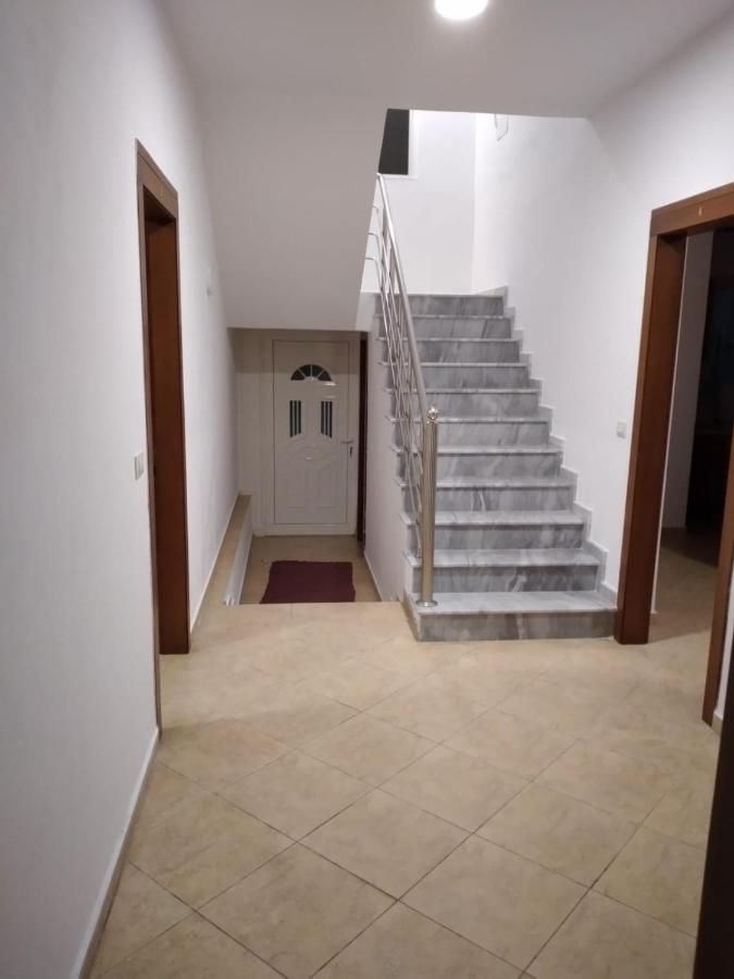 Araniti Apartment Velipoje Exterior photo